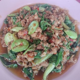 กระเพราหมูสับสะตอ (กับข้าว)