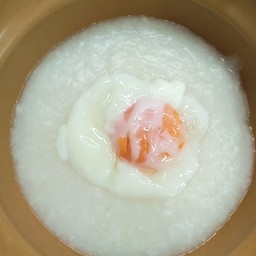 โจ๊กเด็กหมู+ไข่ลวก(พิเศษ)