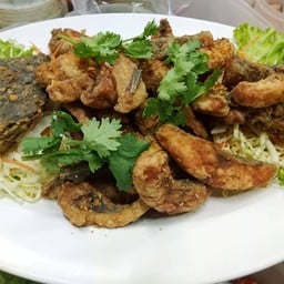 ปลานิลทอดกระเทียม ทอดใหม่ทุกตัว