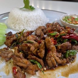 ข้าวกระเพราเนื้อน่องลาย