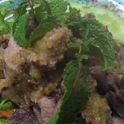 ยำหมูย่างมะนาว