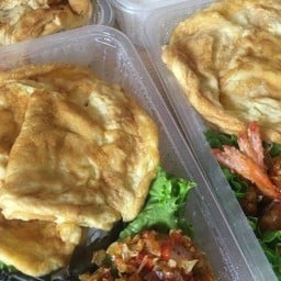 ไข่เจียว Thai-Style Omelet (Khai Jiao)