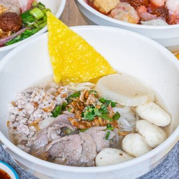 ก๋วยเตี๋ยวหมูน้ำใส