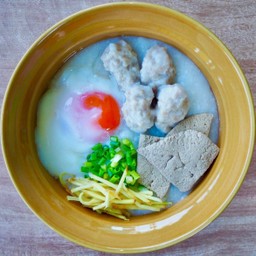 โจ๊กพิเศษ ใส่ไข่ลวกมะตูม