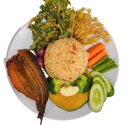 ข้าวคลุกน้ำพริกกะปิ+ปลาดุกแดดเดียว