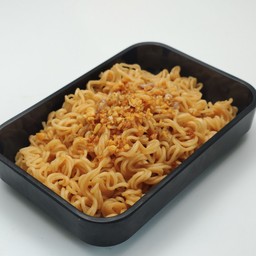 เส้นมาม่าลวก