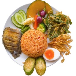 ข้าวคลุกน้ำพริกตาแดง+ปลาสลิด+ไข่เค็ม