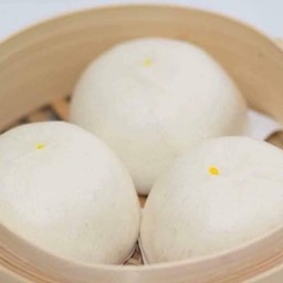 เจ๊ปุ๋ยเป๋าตุงขนมจีบซาลาเปา หน้าโรงเรียนสุรวิทยาคาร