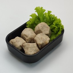 ลูกชิ้นเนื้อลวก