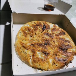 เกี๊ยวซ่า หมู 16 ชิ้น