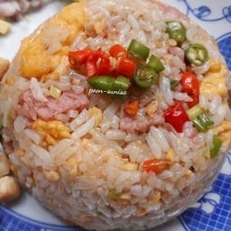 ข้าวผัดแหนม