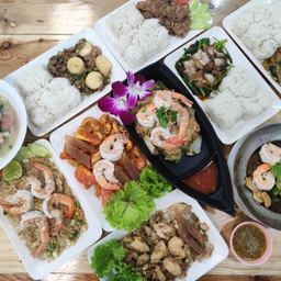 เซ็ต 3 (1) สุกี้น้ำไก่ 1 (2) ข้าวผัดหมู 1 (3) น้ำเปล่า 1 (4)  โกโก้เย็น1