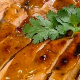 ข้าวหน้าสะโพกไก่ทอดน้ำปลายกชิ้น