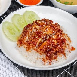 ข้าวไก่กรอบราดซอสเกาหลี