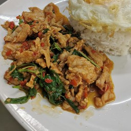 ข้าวกะเพราหมูนุ่ม