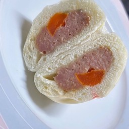 ซาลาเปาไส้หมูสับไข่เค็ม