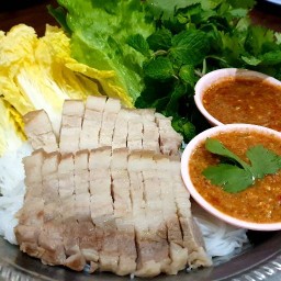 แม่นาง เมี่ยงปลาทู หมูสามชั้น น้ำจิ้มรสเด็ด สุรินทร์