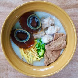 โจ๊กไข่เยี่ยวม้า