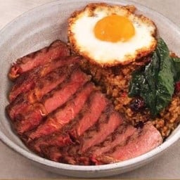 ข้าวกะเพราคลุก เนื้อริบอายออสเตรเลีย