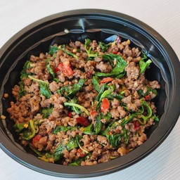 ข้าวกะเพราเนื้อสับแองกัส