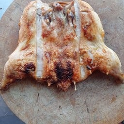 แม่น้อยไก่ย่างวิเชียรบุรี (เจ้าเก่า)