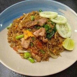 ข้าวผัดหมูโบราณ  (ซีอิ้วดำ)