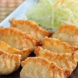 เกี๊ยวซ่าไก่ทอดกรอบ