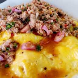 ข้าวไข่ข้นลาบหมู