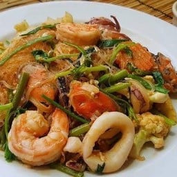 สุกี้ทะเลแห้ง