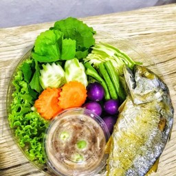ชุดผักน้ำพริกกะปิ ปลาทูทอด