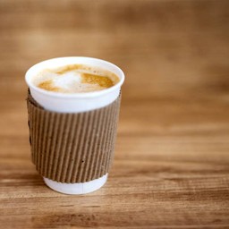 ลาเต้น้ำมะพร้าวร้อน