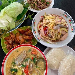 ต้มแซ่บกระดูกใส่ไข่