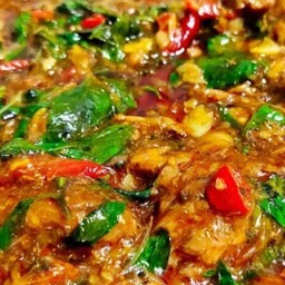 กระเพราปลากระป๋อง