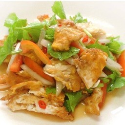 ยำไข่ดาวสุก หมูสับ