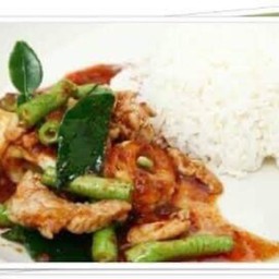 ข้าวราดผัดเครื่องแกงเนื้อ