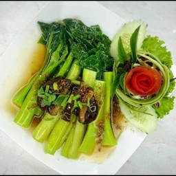 คะน้าผัดซอสเห็ดหอม