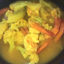 แกงส้มกุ้งผักรวม(ดอกกะหล่ำ มะละกอ)