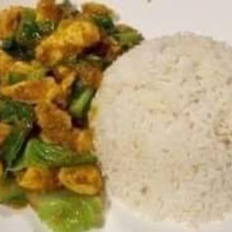 ข้าวราดผัดเครื่องแกงไก่