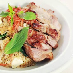 ข้าวผัดเครื่องแกงเขียวหวานไก่ทอด