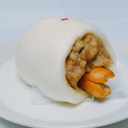 ซาลาเปาไส้กรอกหมูสับ