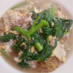 เส้นหมี่ราดหน้าหมูใส่ไข่สูตรกวางตุ้ง