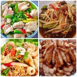 ข้าว หมูทอด ไก่ทอด หัวโค้ง สะแกงาม