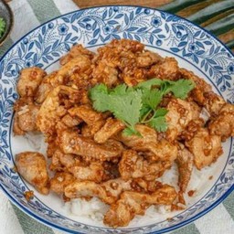 หมูกระเทียม