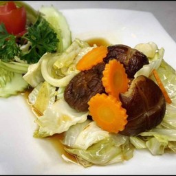 ผัดกะหล่ำปลีเห็ดหอม