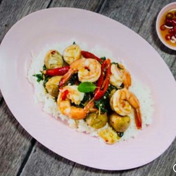 ข้าวกะเพรากุ้ง