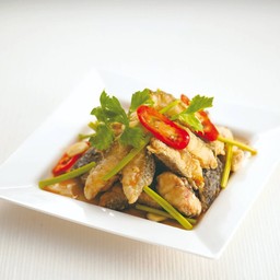 ปลาช่อนผัดขึ้นฉ่าย