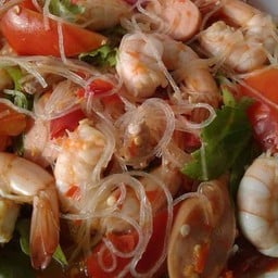 เมี่ยงปลาเผา ส้มตำ ตลาดสะพานสี่ปาร์ค