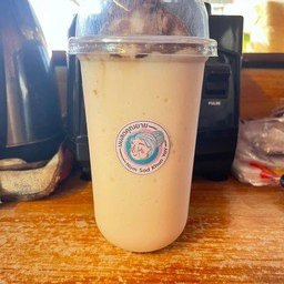 นมหมีปั่นภูเขาไฟ