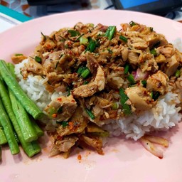 ข้าวลาบไก่