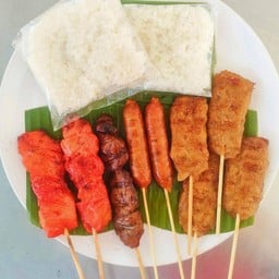 หมูปิ้ง ไก่ย่าง อิ่ม ฮิม ตาง (ท่ารั้ว)